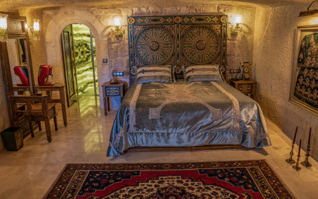 Elika Cave Suites & Spa