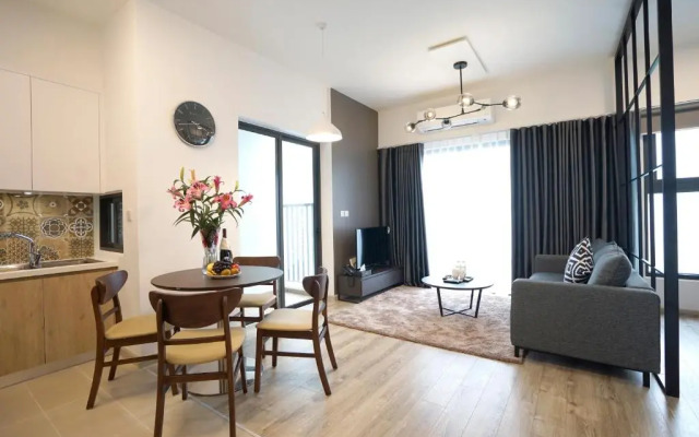 The First Stay Hotel