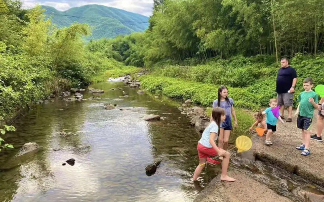 Moganshan Mountain Farmhouse