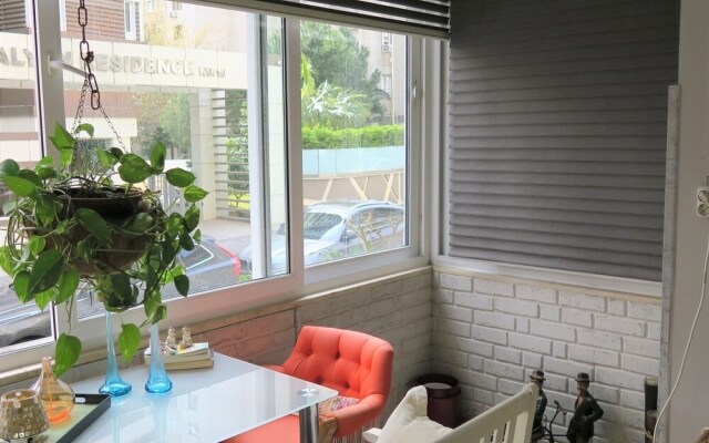 Modern Bohemian Apt 2 Bdr-fenerbahce-by The Sea