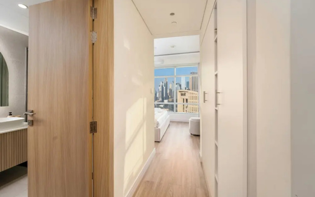 Stunning 2 BR in the heart of Downtown