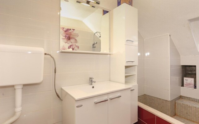 Awesome Home in Solin with Hot Tub, WiFi & 2 Bedrooms