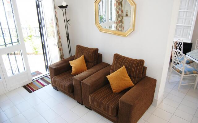Los Pinos 25 Villas Casasol