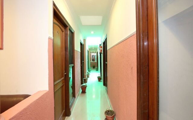 OYO 990 Hotel Paradise