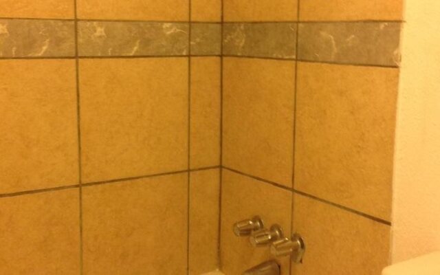 Houston Inn and Suites