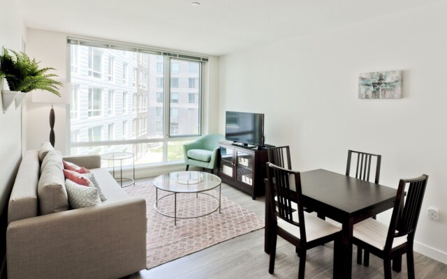 Sunny Lower Allston Suites by Sonder
