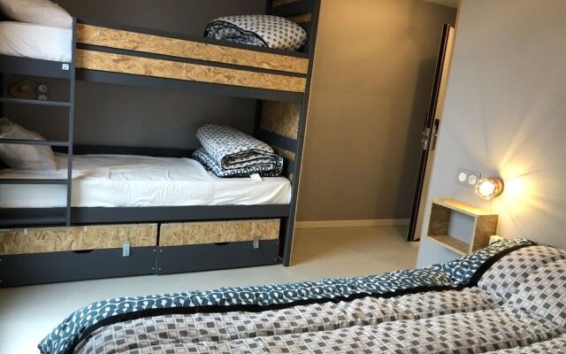 Share And Cheers Hostel