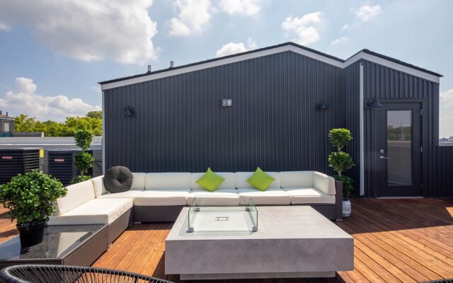 Domio Sylvan Park Spacious 8BR 2 Houses