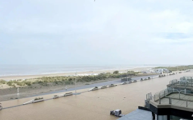 Apartment in Nieuwpoort by the Beach