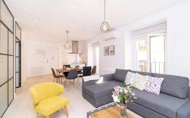 Smiling Apartment Near Puerta del Sol by Batuecas