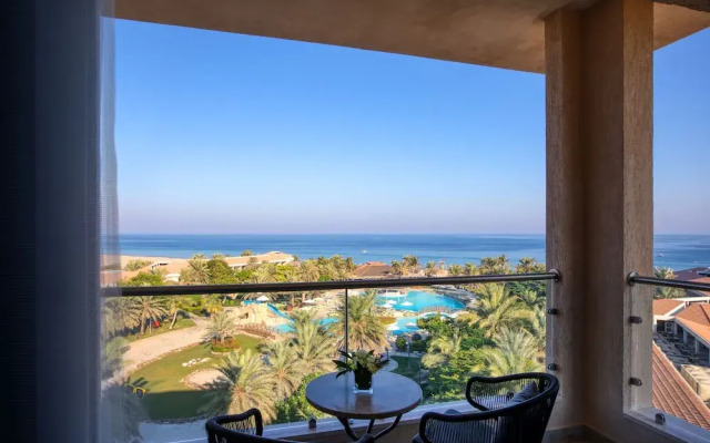 Fujairah Rotana Resort & Spa - Al Aqah Beach