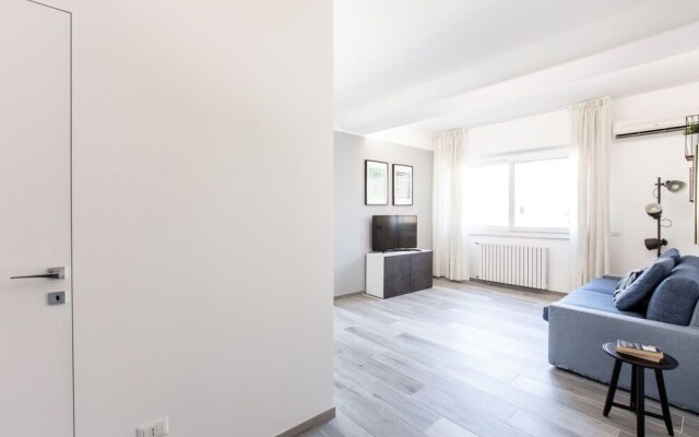 Colourful And Bright Flat Near Vatican