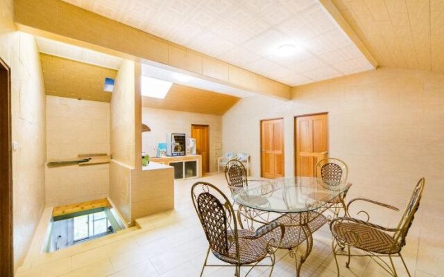 Red Crown Jacana B&B