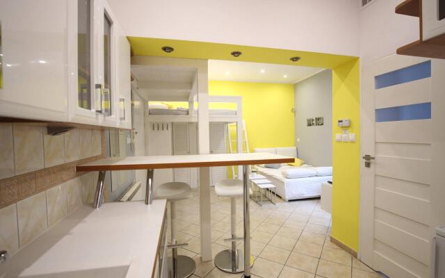 Rainbow Apartments 3