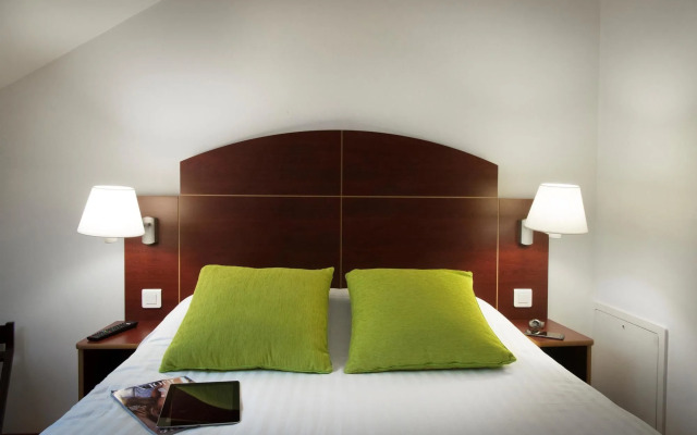 Hotel Kyriad Direct Roanne