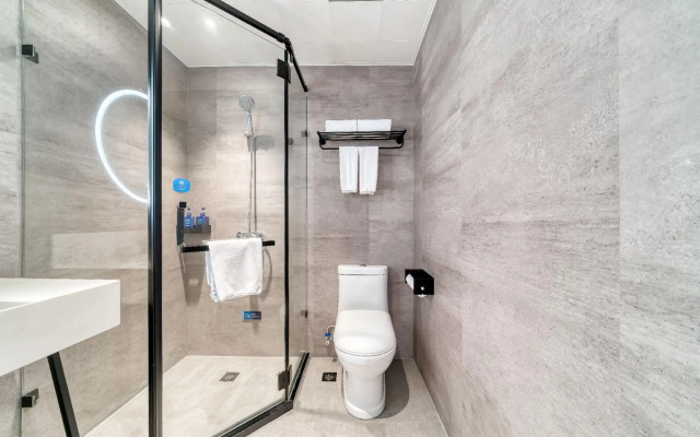 Hanting Hotel (Hangzhou Wulinmen Subway Station)