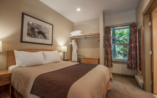 Tigh-Na-Mara Seaside Spa Resort