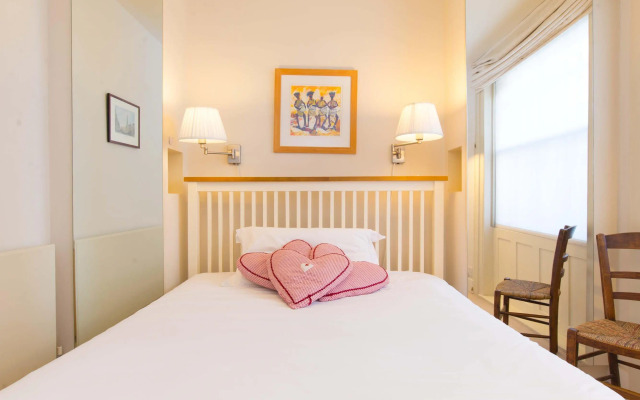 Veeve  House Courtnell Street Notting Hill