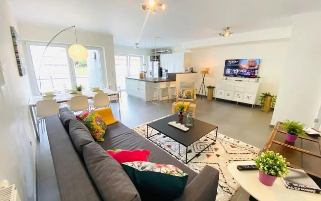 Large 3bedrooms with Terrace and Parking