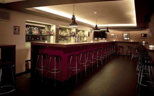 Arena Lodge
