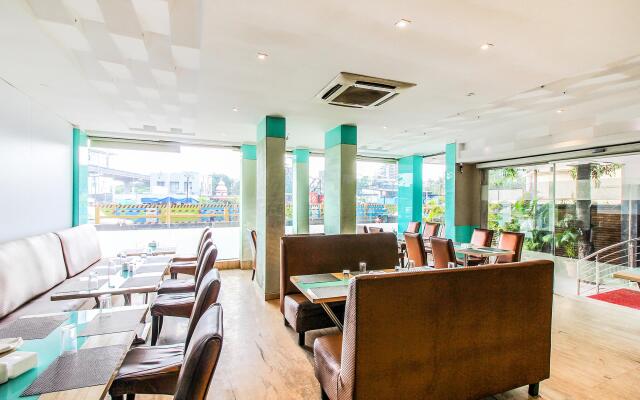 Fabhotel Sahar Garden