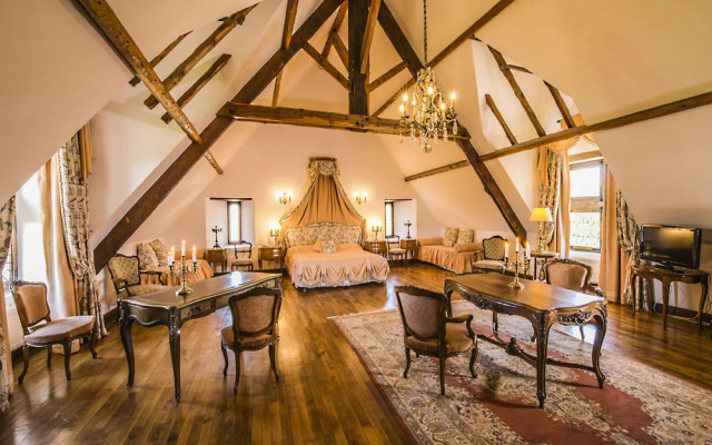 Château De La Colaissière