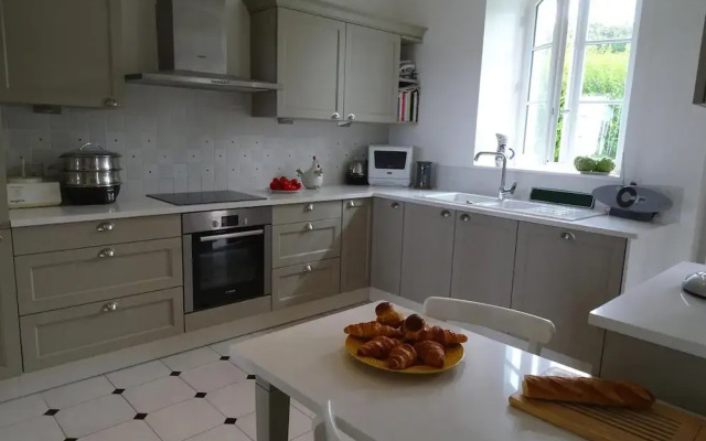 Villa With Direct Access to the Beach