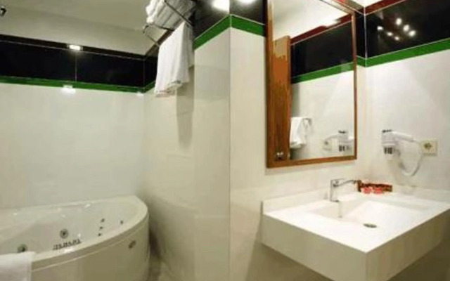 Jaleriz Hotel
