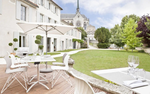 Hotel Angoulême Le Saint Gelais