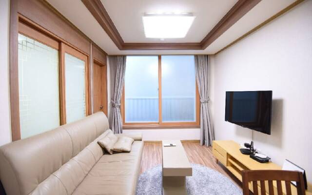 Daewoo Business Hotel