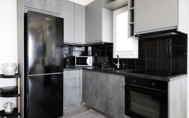 Noir Luxury Suite by CorfuEscapes