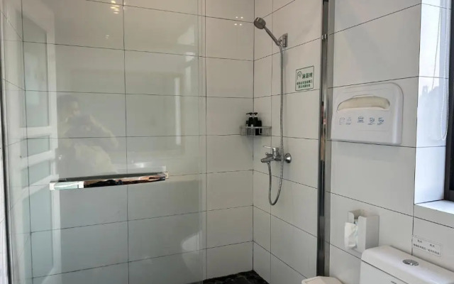 Xia Senlin Eco-friendly Hostel (Shaoxing Lu Xun's Hometown Subway Station Yintai City)