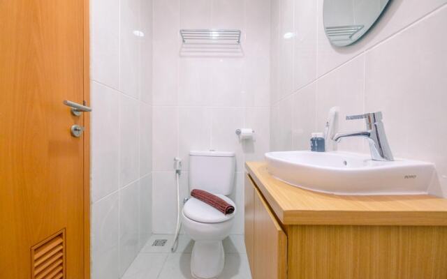 Good Choice And Strategic 2Br Without Living Room Evenciio Apartment