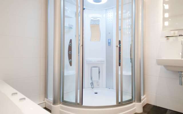 Lijnbaan Canal View Apartment