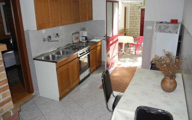 Apartment Andrija 21 pax