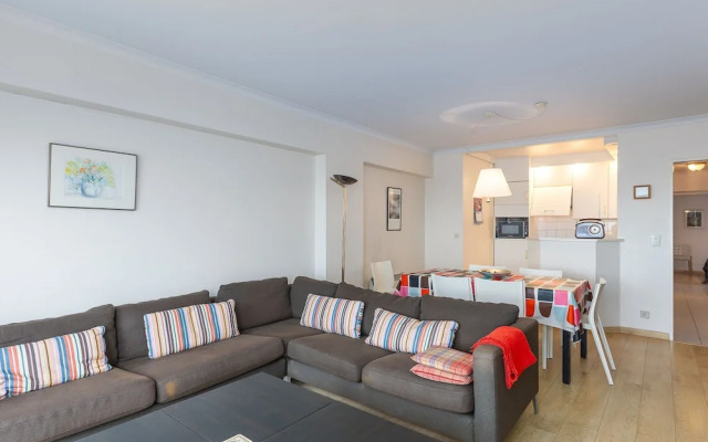 Retreat With Pool Access