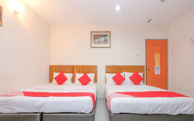 OYO 89877 Sun Triang Hotel