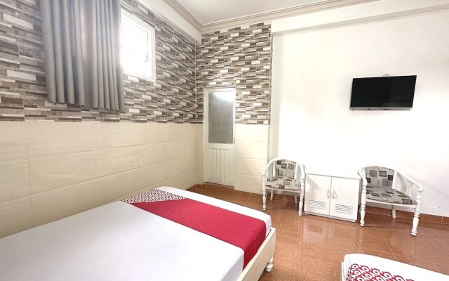 OYO 1196 Le Vu Hotel