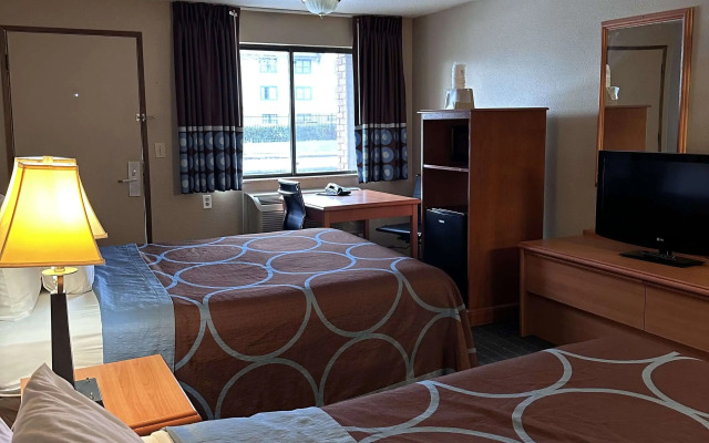 Super 8 by Wyndham Vancouver East