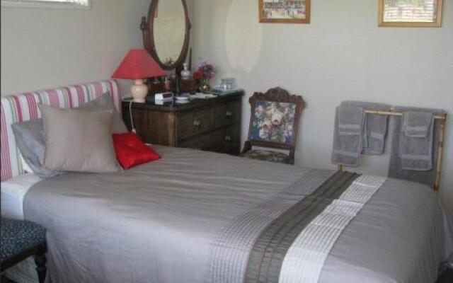 Cricklewood House Bed & Breakfast