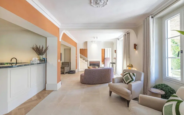 Luxurious Villa With Heated Pool 5br/10p - Cannes