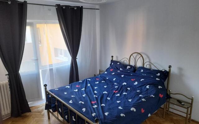 Inchiriez apartament in regim hotelier cu 2 camere