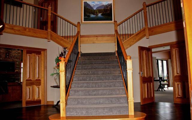 Dock Bay Lodge