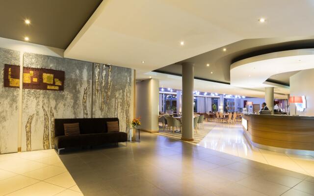 Holiday Inn Express Sandton Woodmead, an IHG Hotel