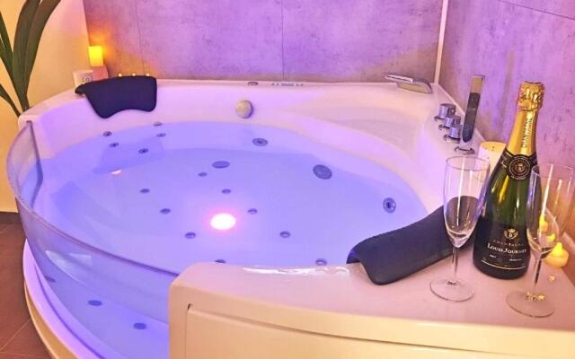 COSY & SPA Appartement luxe JACUZZI "Suite Diamant"