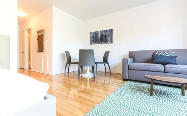 Sleek Studio in Downtown MTL by Sonder