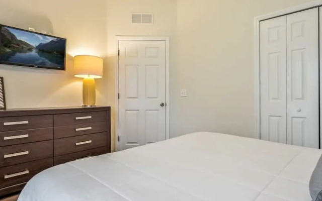 Remodeled Gem - Comfort and Location