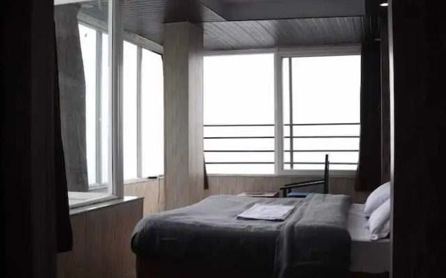 Mountain Retreat by 360 Degree