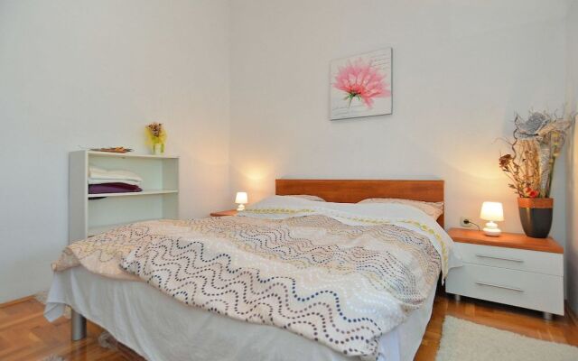 Apartment 258