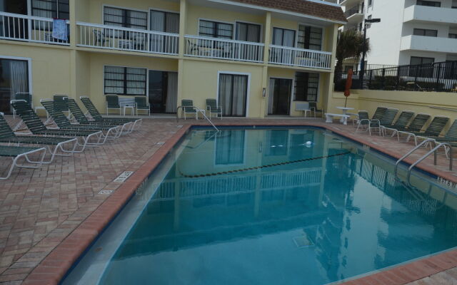 Holiday Shores Beach Club